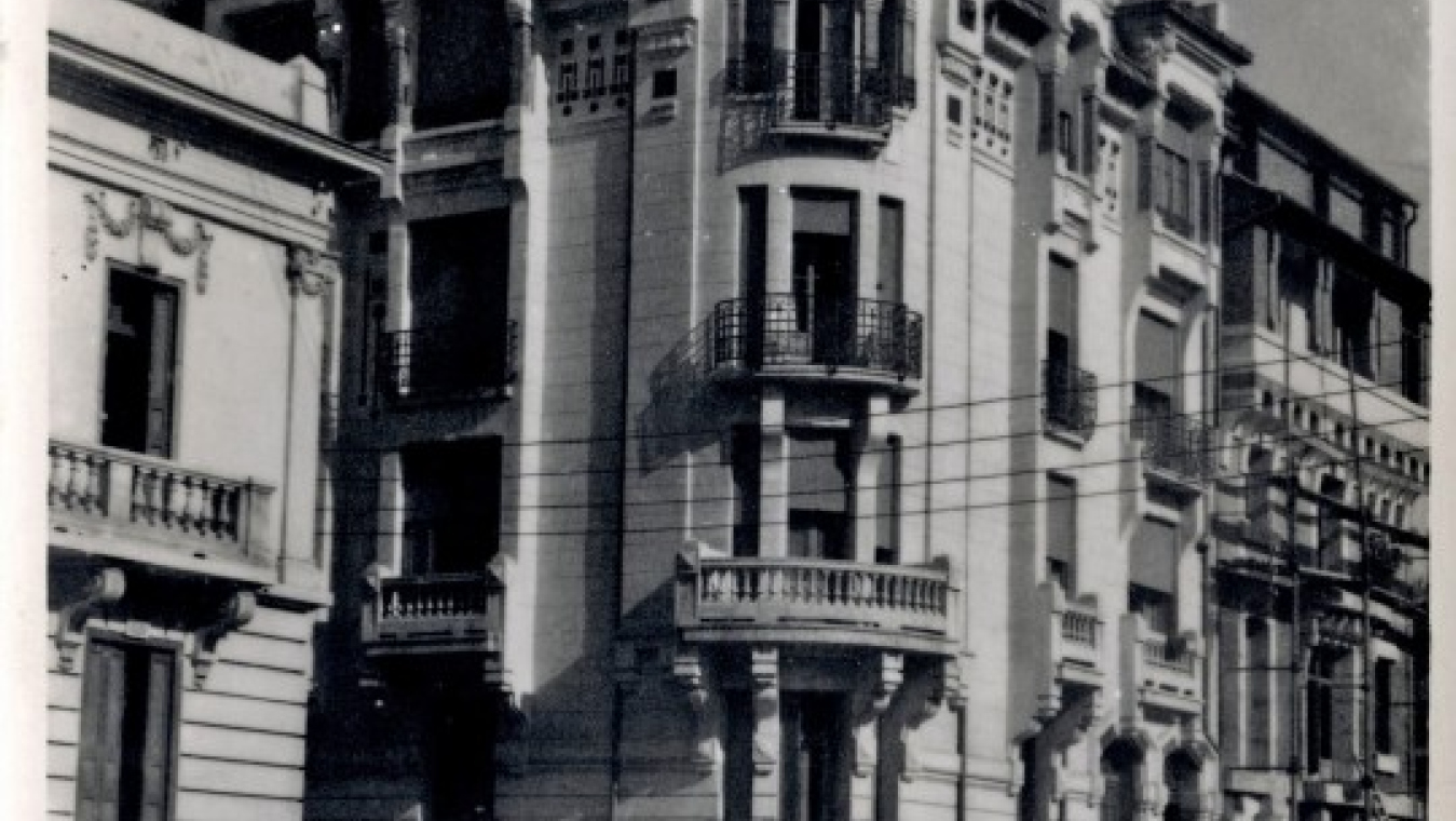 Immeuble de Claudius Trénet, 1924, 11 rue Jeanne d'Arc, à l'angle de la rue Bartissol.