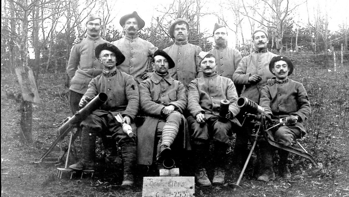 Equipe de bombardiers du 253ème RI (Coll. Vignaud)