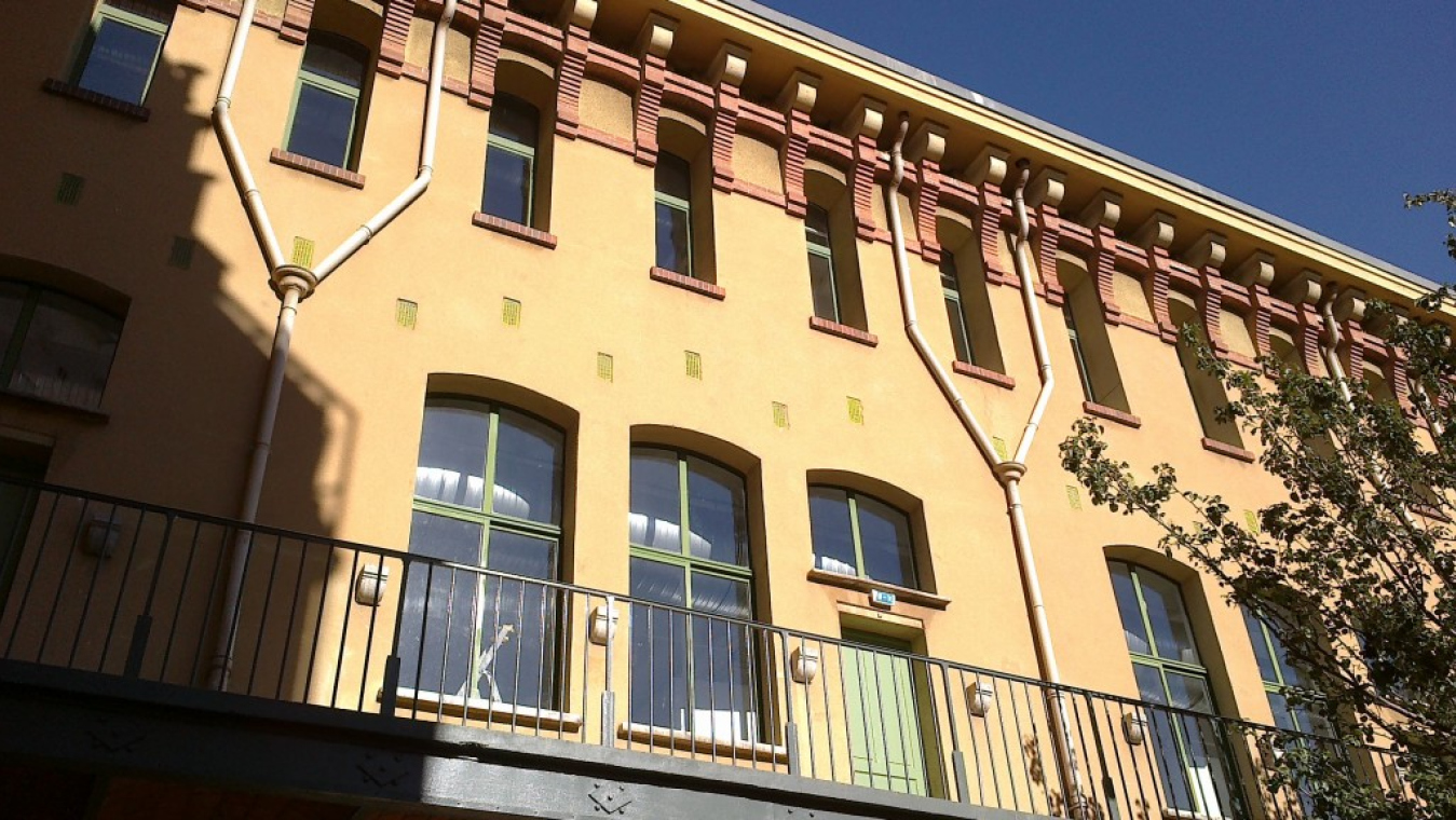 Annexe de l'ancien collège Pi de Léon Baille, 1904, place du Pont d'en Vestit.