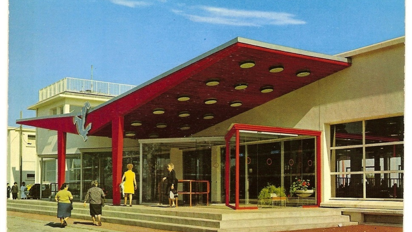 Aérodrome de la Llabanère de l'Aéroport de Perpignan-Rivesaltes de Férid Muchir, 1964-1965, avenue Maurice Bellonte.