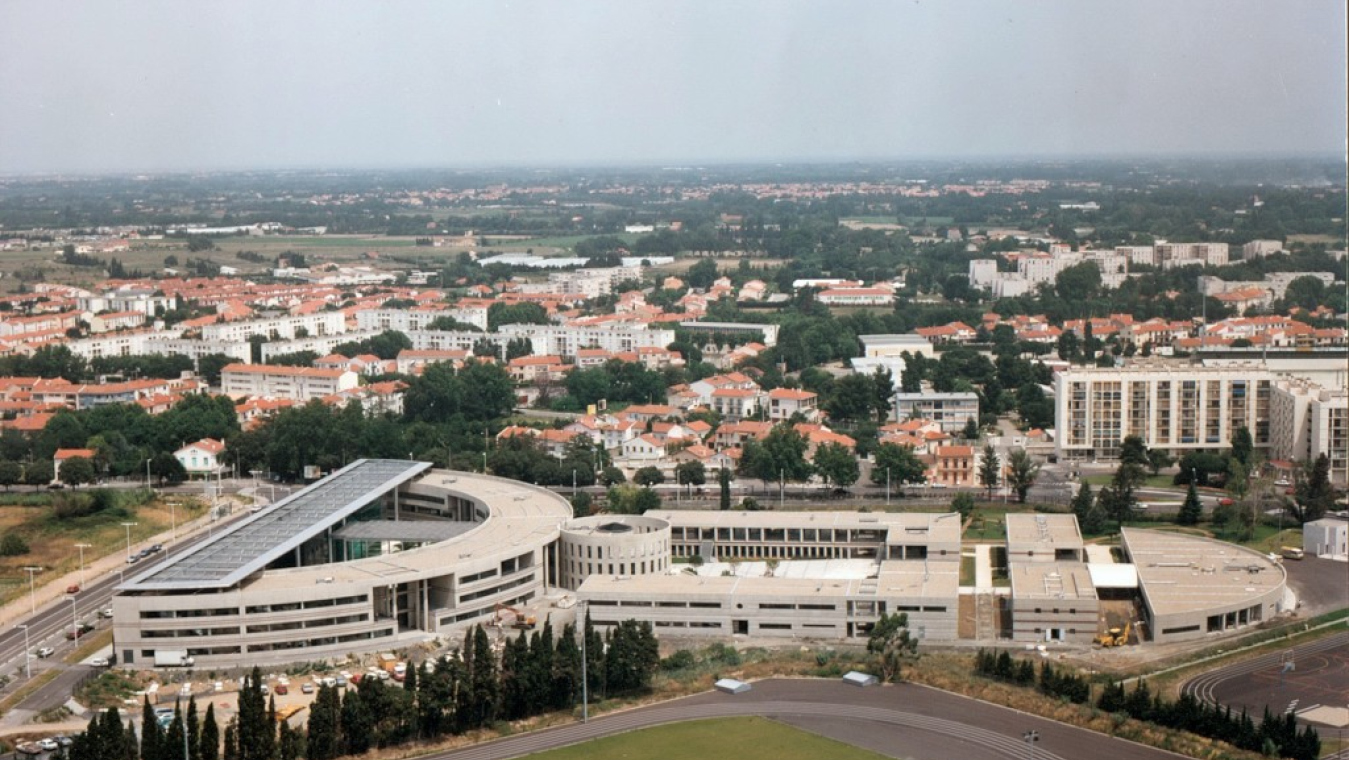 Lycée Maillol de François Fontès et Bertrand Ramond, 1994, 73 avenue Pau Casals, Le Vernet.