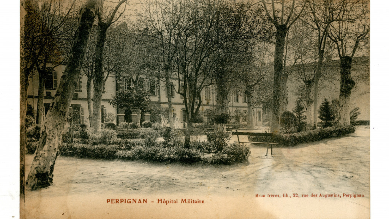 Intérieur de l’hôpital militaire, jardins, cour des malades, coll. CCC