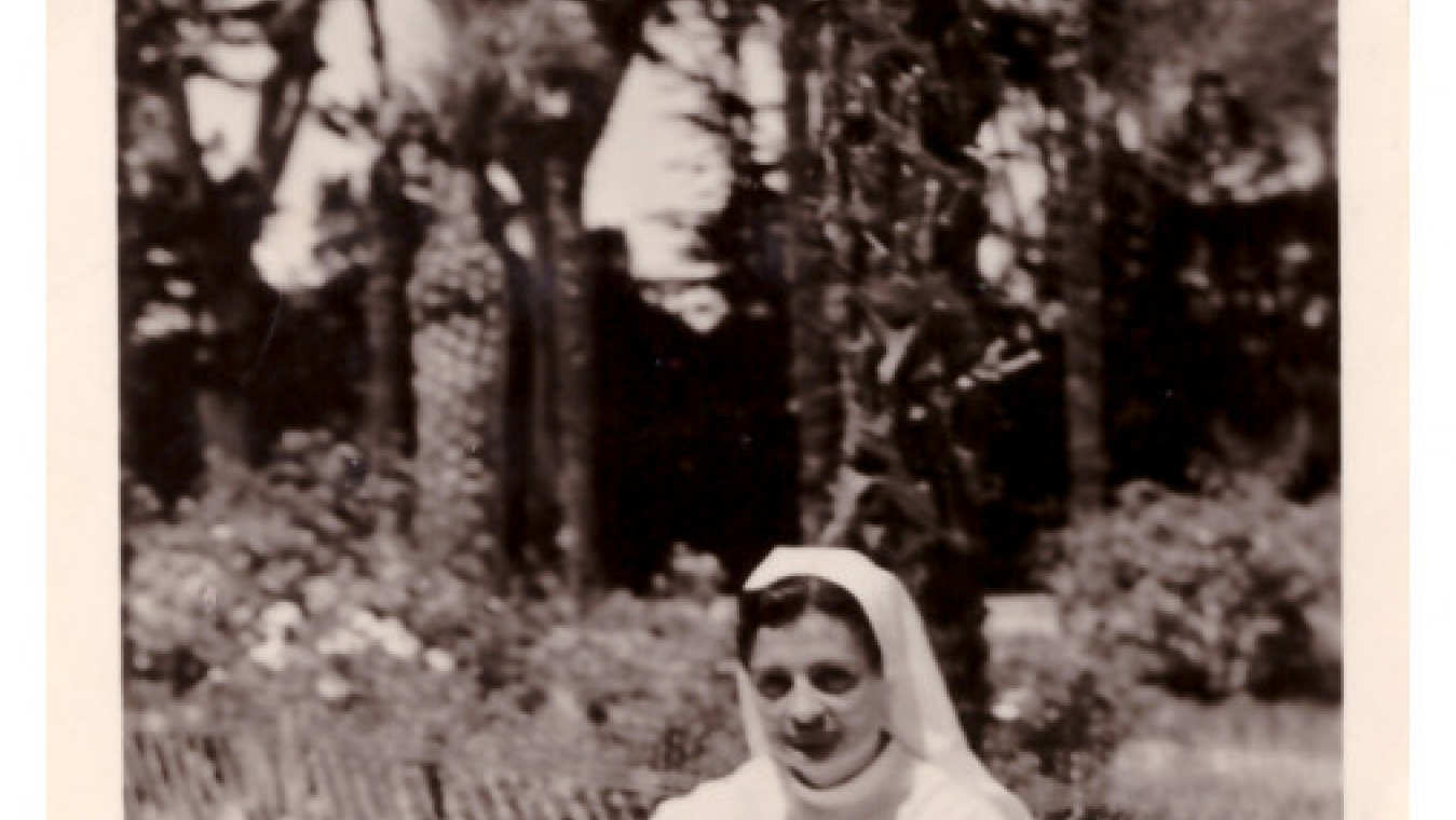 Infirmière de la Miséricorde, coll. Privée