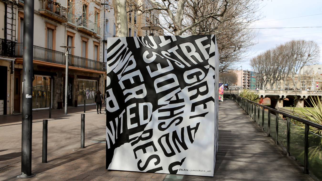 OUTOFTHE.BLACK / Quai Vauban (milieu)