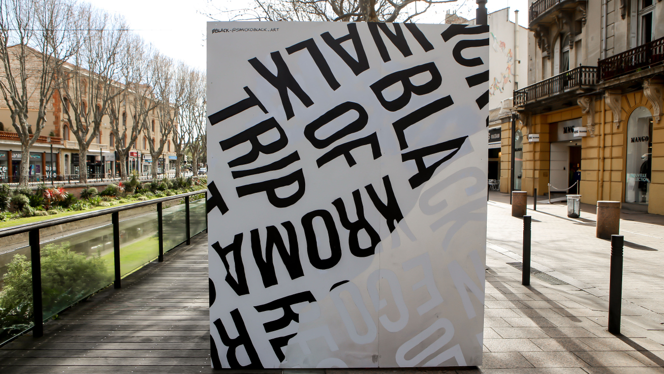 OUTOFTHE.BLACK / Quai Vauban (milieu)