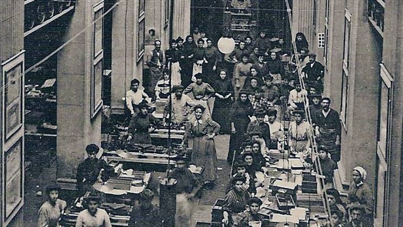 Atelier de la fabrique de papier à cigarette Job 