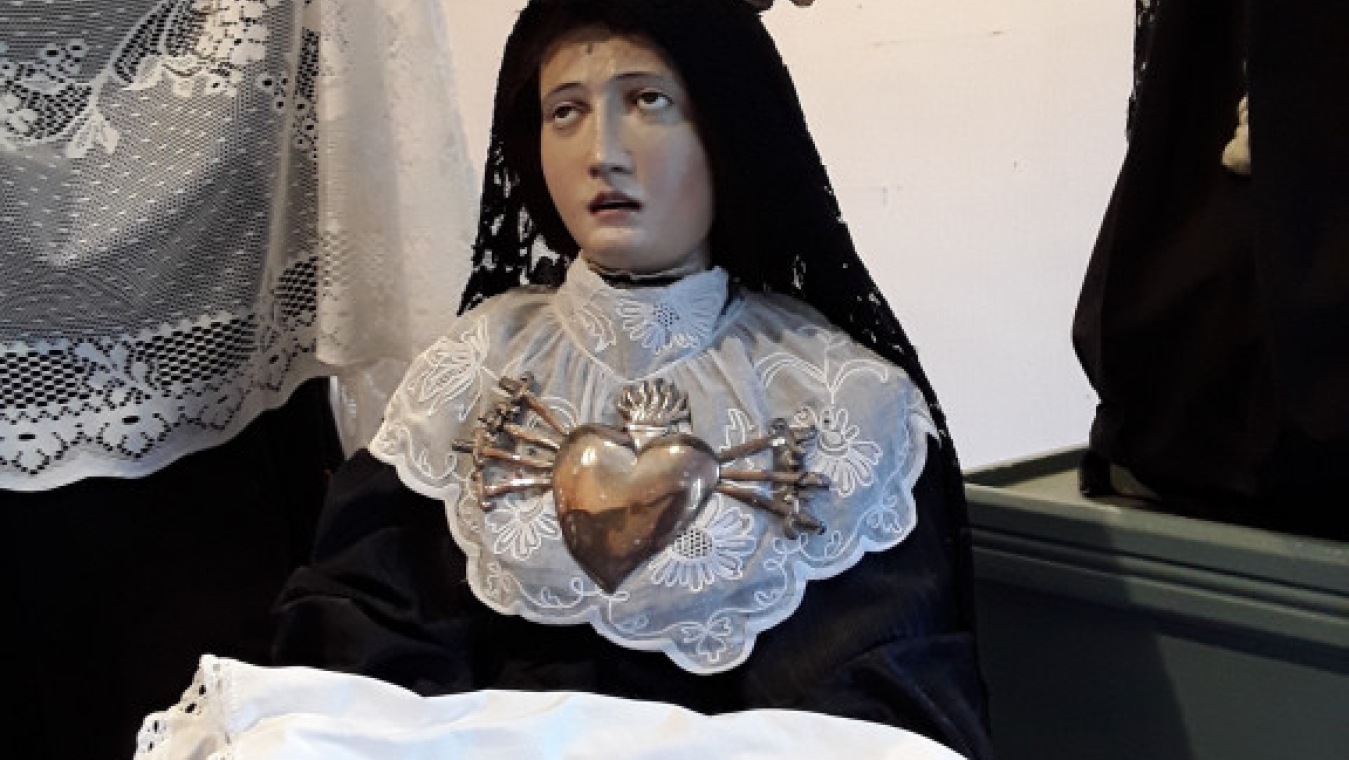 Vierge des douleurs, portée lors de la procession de la Sanch par les femmes