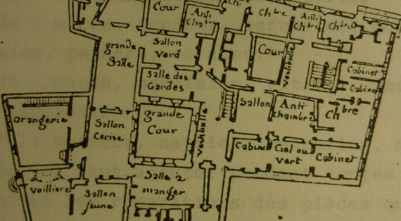 Plan de l'hôtel de Mailly:grand corps de batiment avaec 2 cours intérieures.